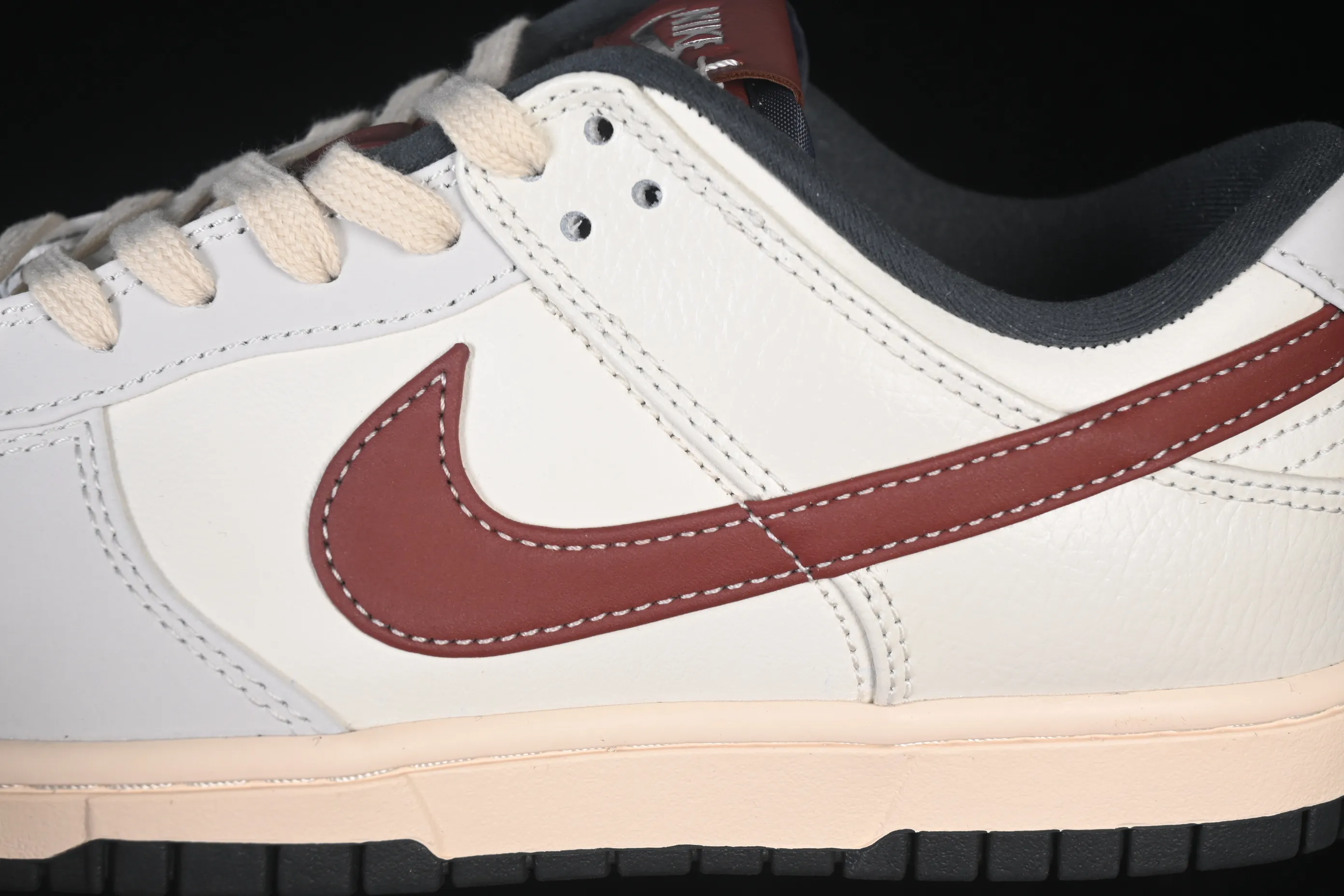 All categories Nk SB Dunk Series Nk SB Dunk Low High-end customized low-top sneakers Nike SB Dunk Low Beige Red Low-top casual sneakers WB0620-118